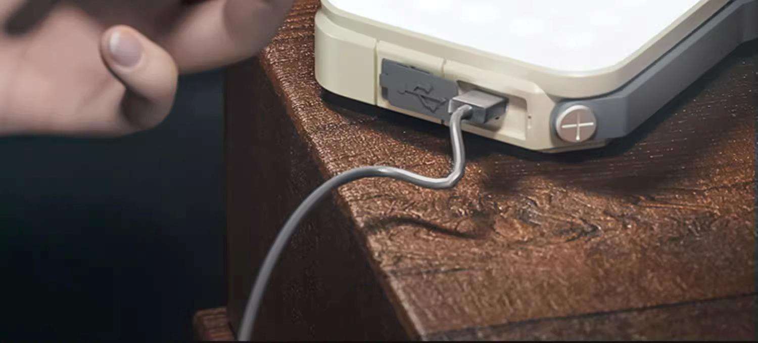 キャンプ用品  ソーラーパワー多機能アウトドアランタン