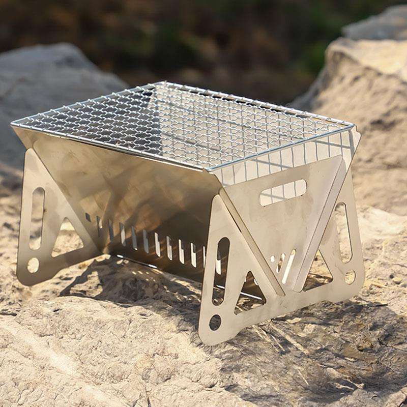 キャンプ用品 コンパクト折りたたみ式焚き火台