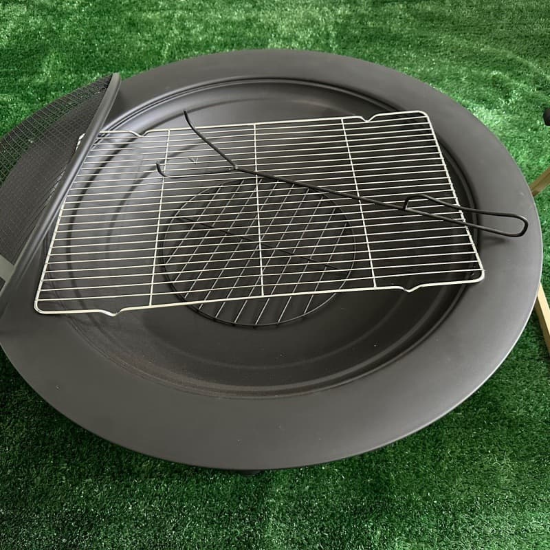 キャンプ用品 持ち運び便利な丸型焚き火台