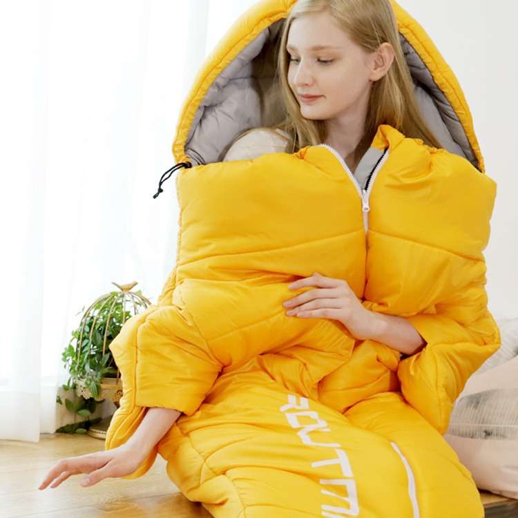 キャンプ用品 魚型あったか冬眠寝袋