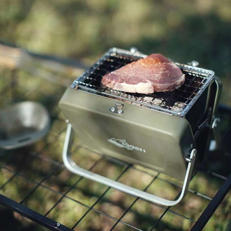 キャンプ用品 コンパクト焚き火グリル