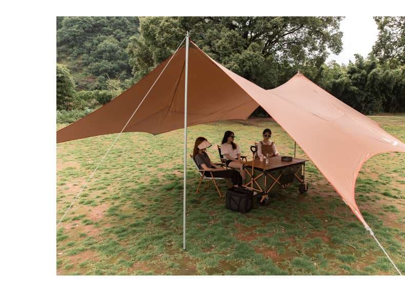 キャンプ用品 森の中の快適空間タープ