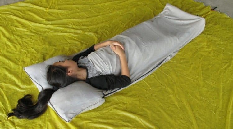 キャンプ用品 封筒型軽量寝袋枕付き快適仕様