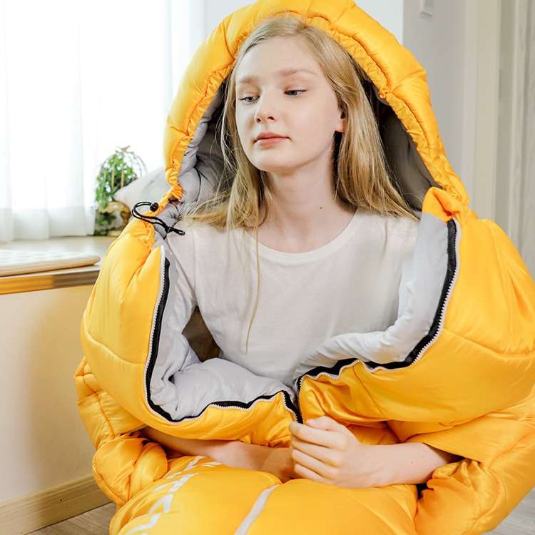 キャンプ用品 魚型あったか冬眠寝袋