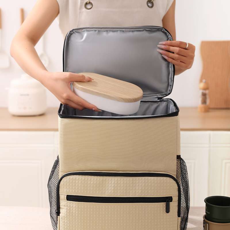 キャンプ用品 アウトドア保冷リュック