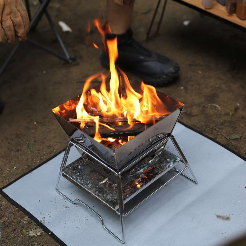 キャンプ用品 折りたたみ式万能焚き火台