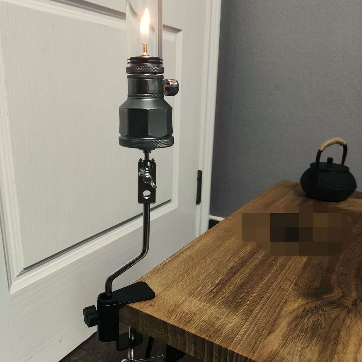 キャンプ用品 卓上クランプ式コンパクトランタン