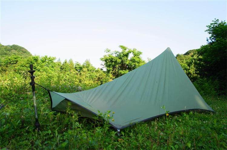 キャンプ用品 超軽量一人用三角形シェルター登山向けテント