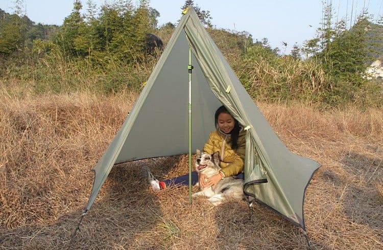 キャンプ用品 超軽量一人用三角形シェルター登山向けテント