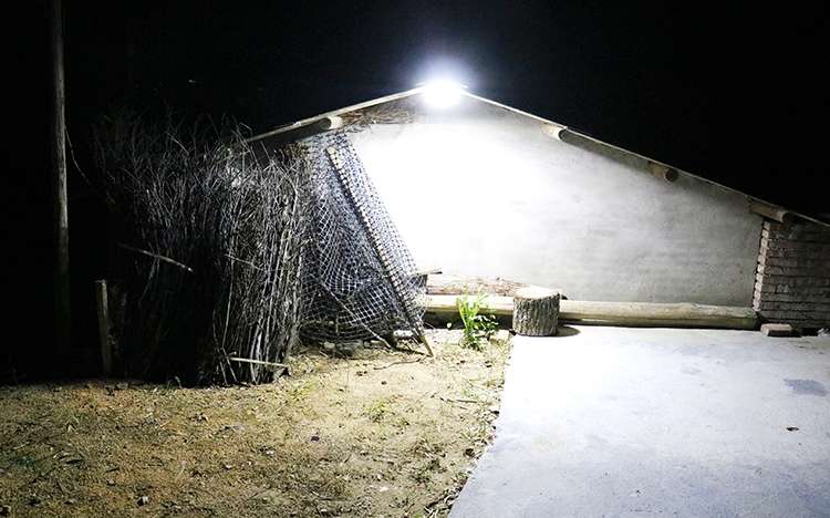 キャンプ用品  多機能吊り下げ式LEDランタン