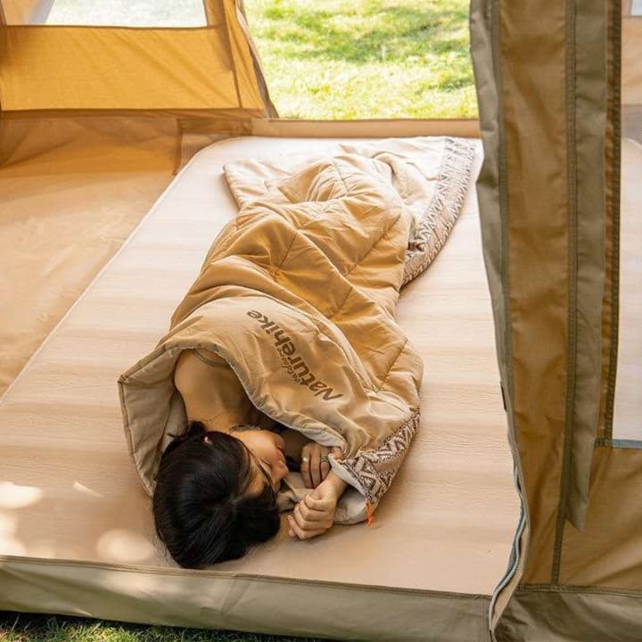 キャンプ用品 快適キャンパーの夢心地寝袋