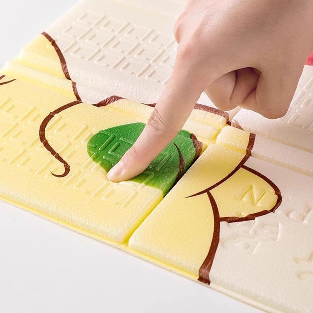 キャンプ用品 お子様喜ぶ!折りたたみ式遊べるマット