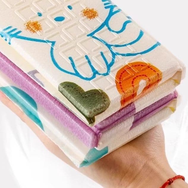 キャンプ用品 お子様喜ぶ!折りたたみ式遊べるマット