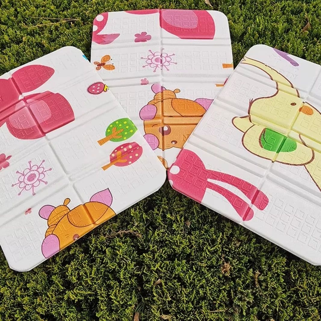 キャンプ用品 お子様喜ぶ!折りたたみ式遊べるマット